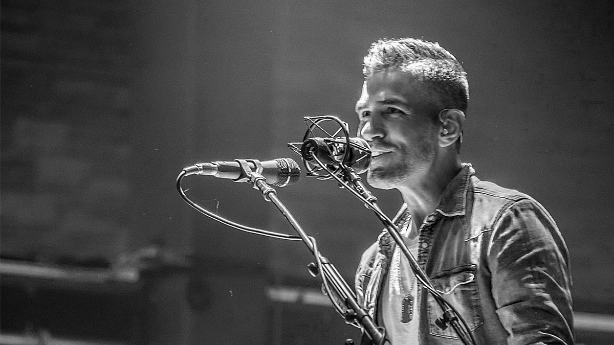 ARTIST PROFILE: ELVIO FERNANDES