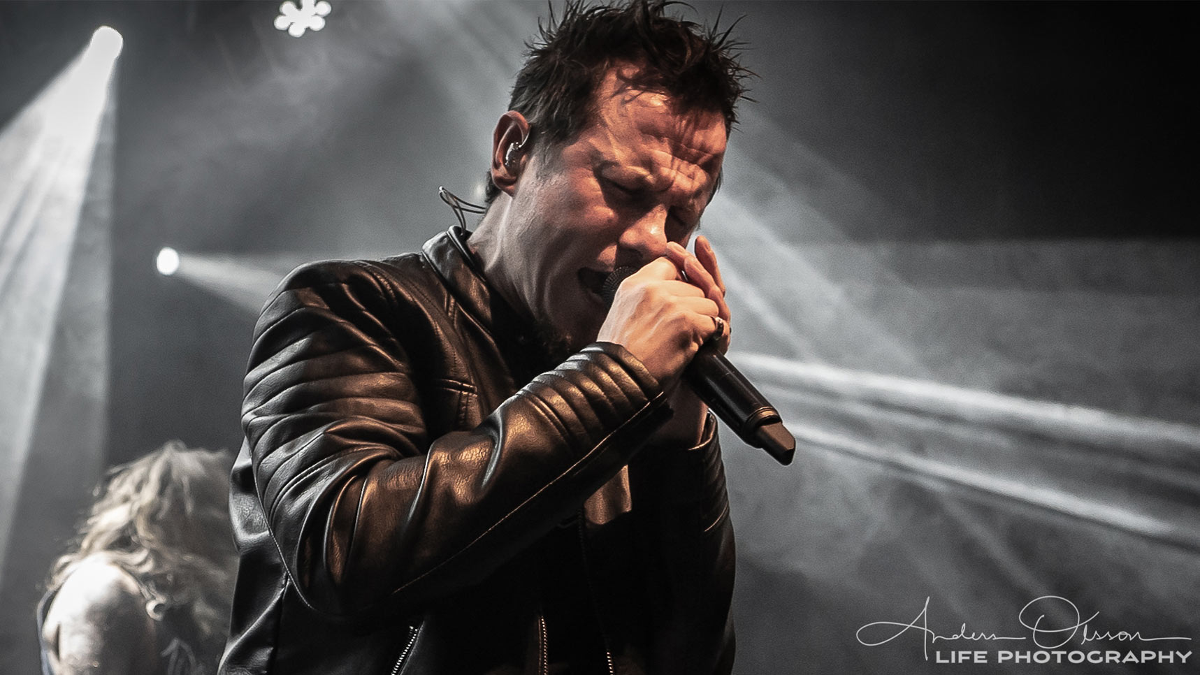ARTIST SPOTLIGHT: JAKE E.