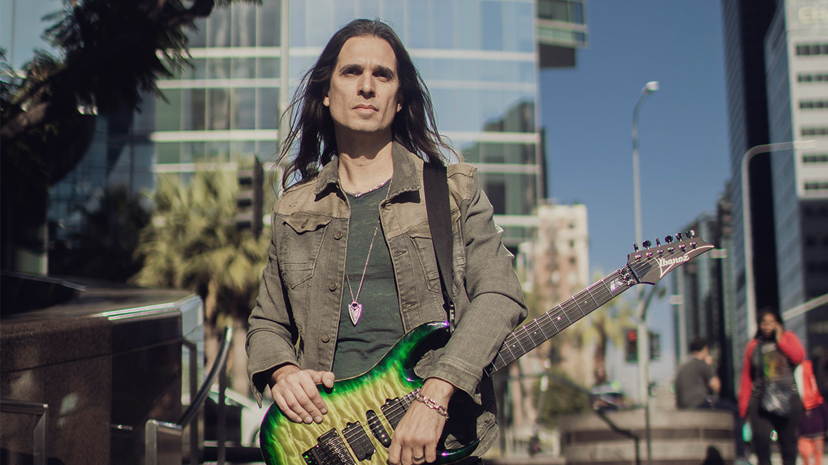 ARTIST SPOTLIGHT: KIKO LOUREIRO.